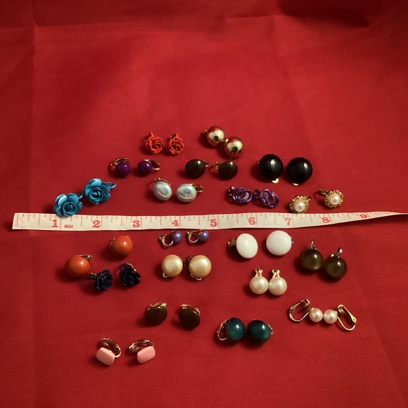 Smaller sizes clip on earrings lot - Picture 7 of 9